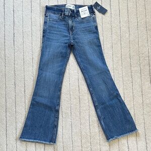NEW Abercrombie High Rise Flare Jean size 7/8